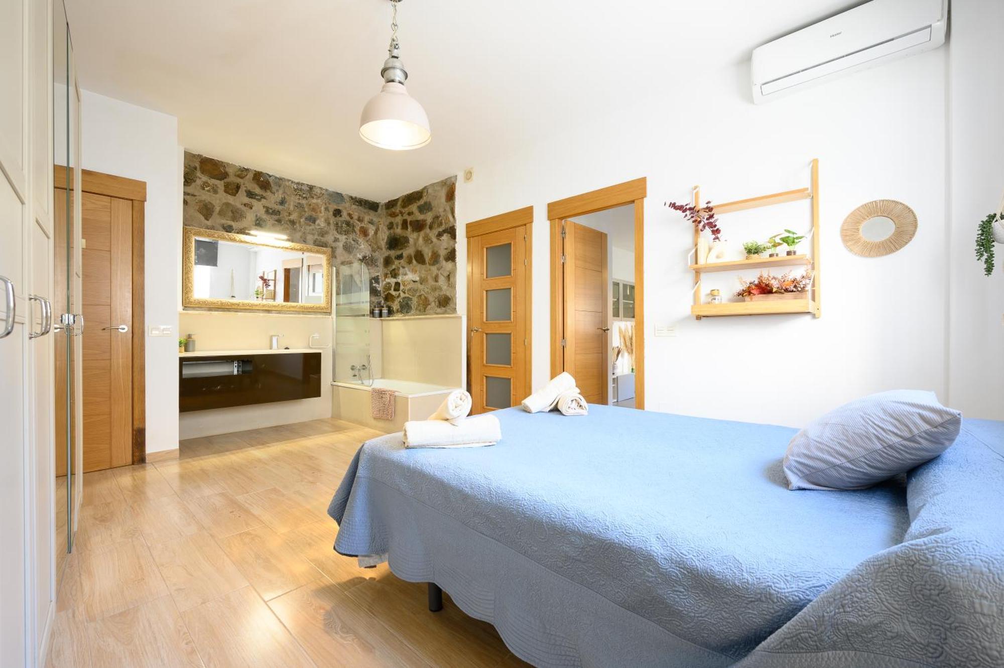 Blue Castle Guesthouse Малага Екстер'єр фото