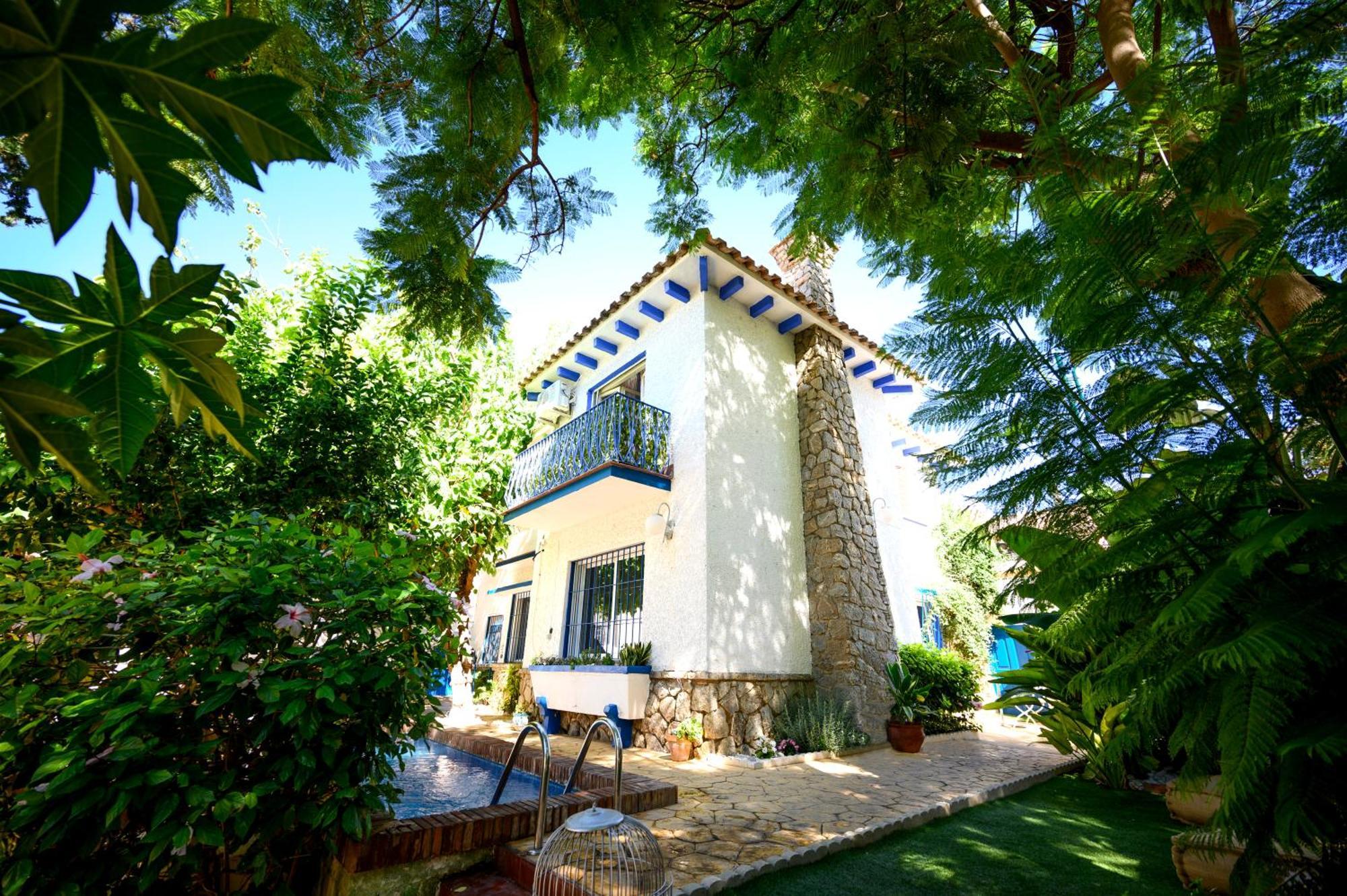 Blue Castle Guesthouse Малага Екстер'єр фото